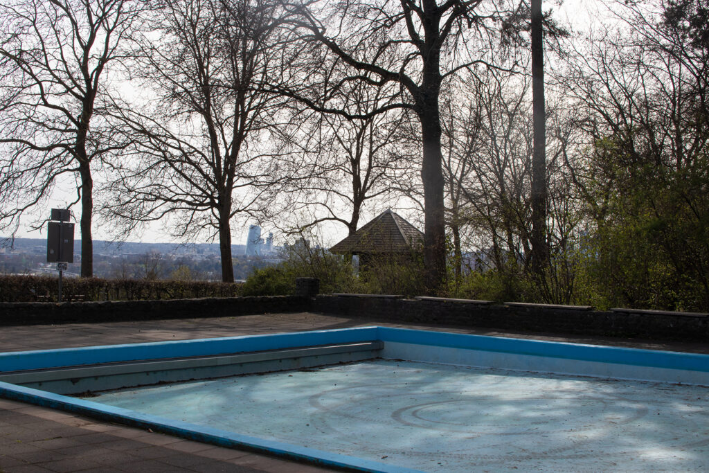 Das Wasserbaissin des Lohrbergs-Spielplatz